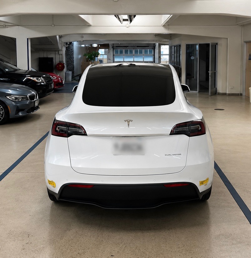 Tesla Model Y Long Range — photo 1 of 10